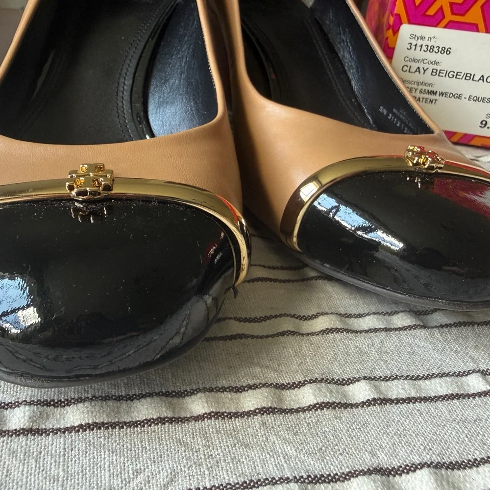Tory Burch Beige Leather Flats with Black Patent Cap-Toe and Gold Trim